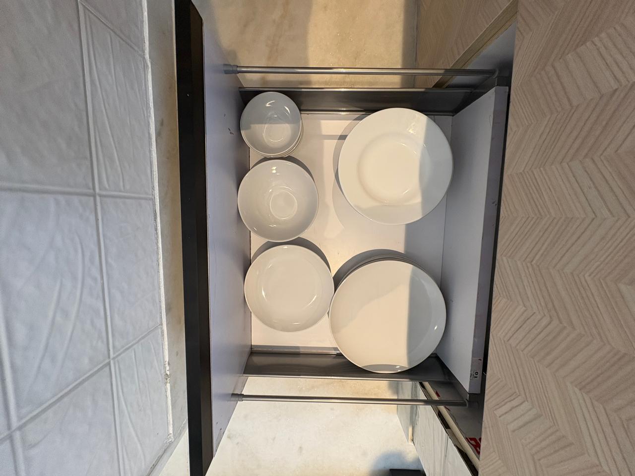 Kitchen & Crockery